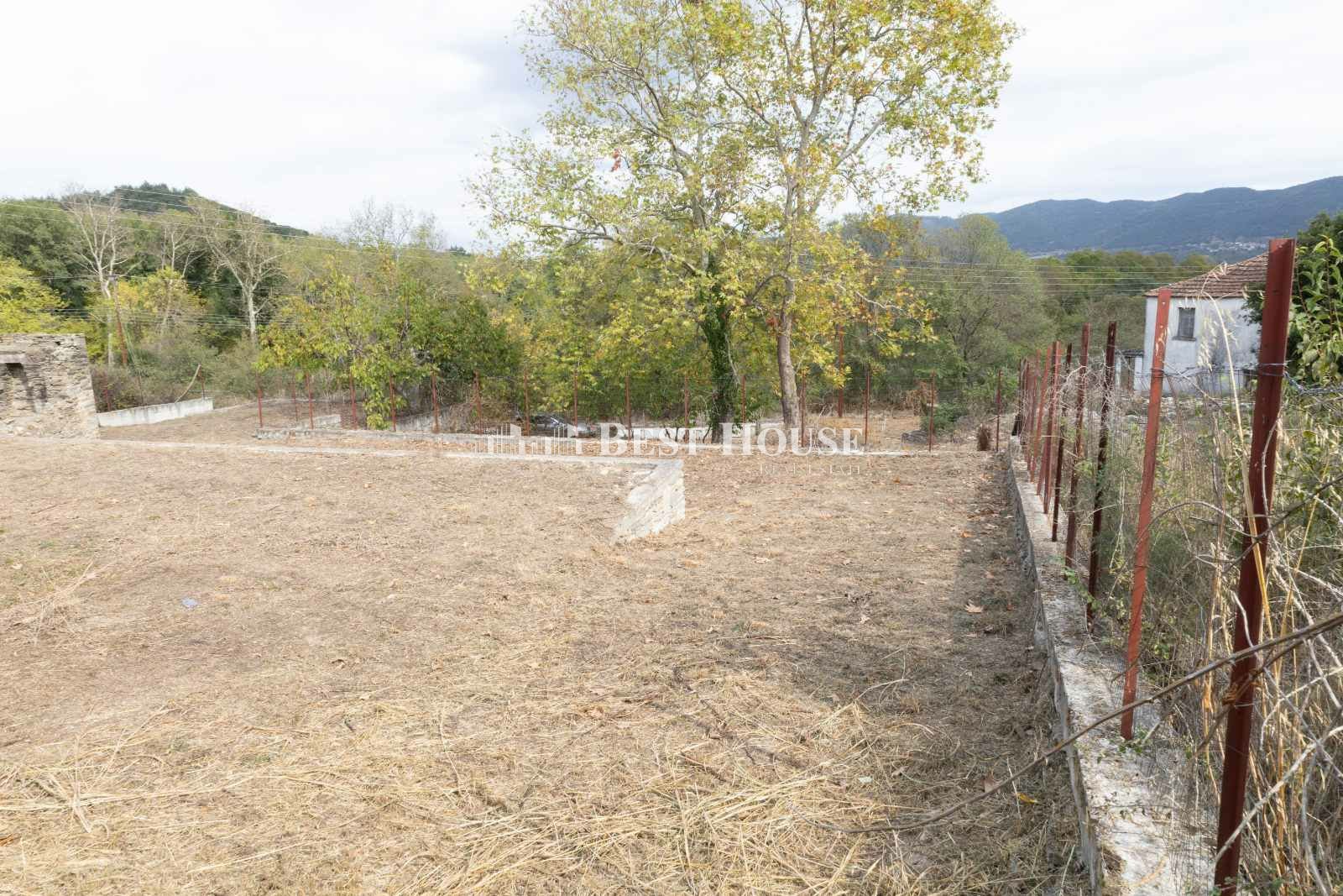 Οικόπεδο, 842τμ, Ζ7305